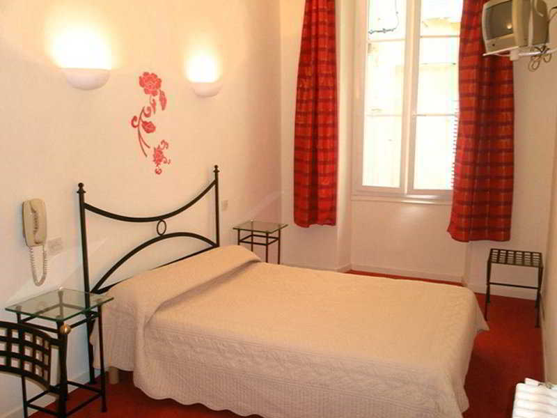 Hotel Portalet Hyères Quarto foto